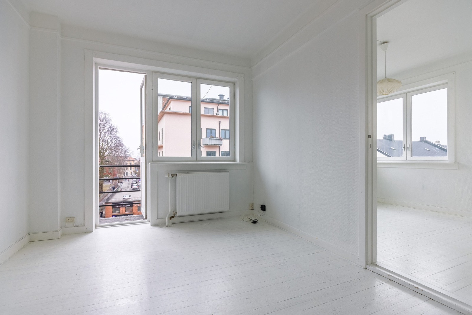 Utgang til brannbalkong fra stue. Galleribilde