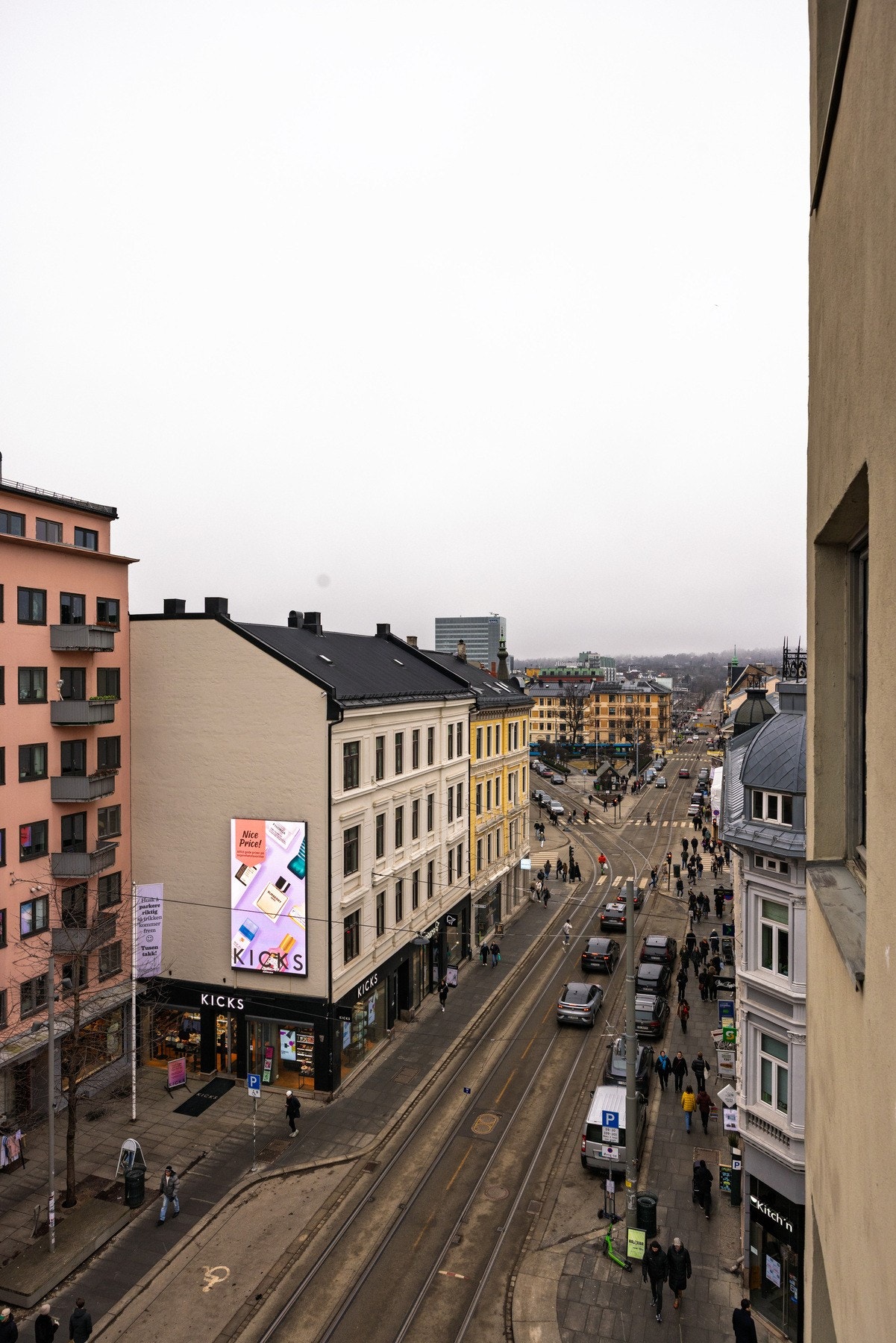 Leiligheten ligger i 6. etasje og byr på luftig og godt utsyn! Galleribilde
