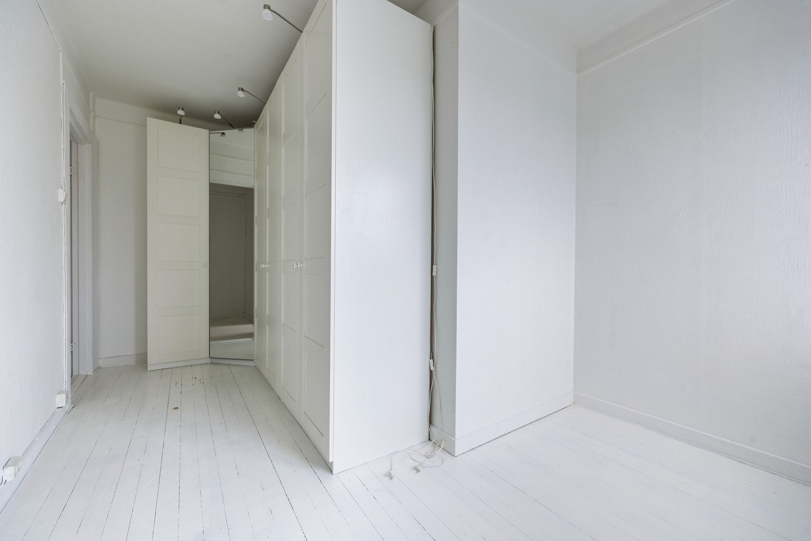 Sentralfyring og TV/bredbånd er inkludert i de månedlige felleskostnadene. Galleribilde