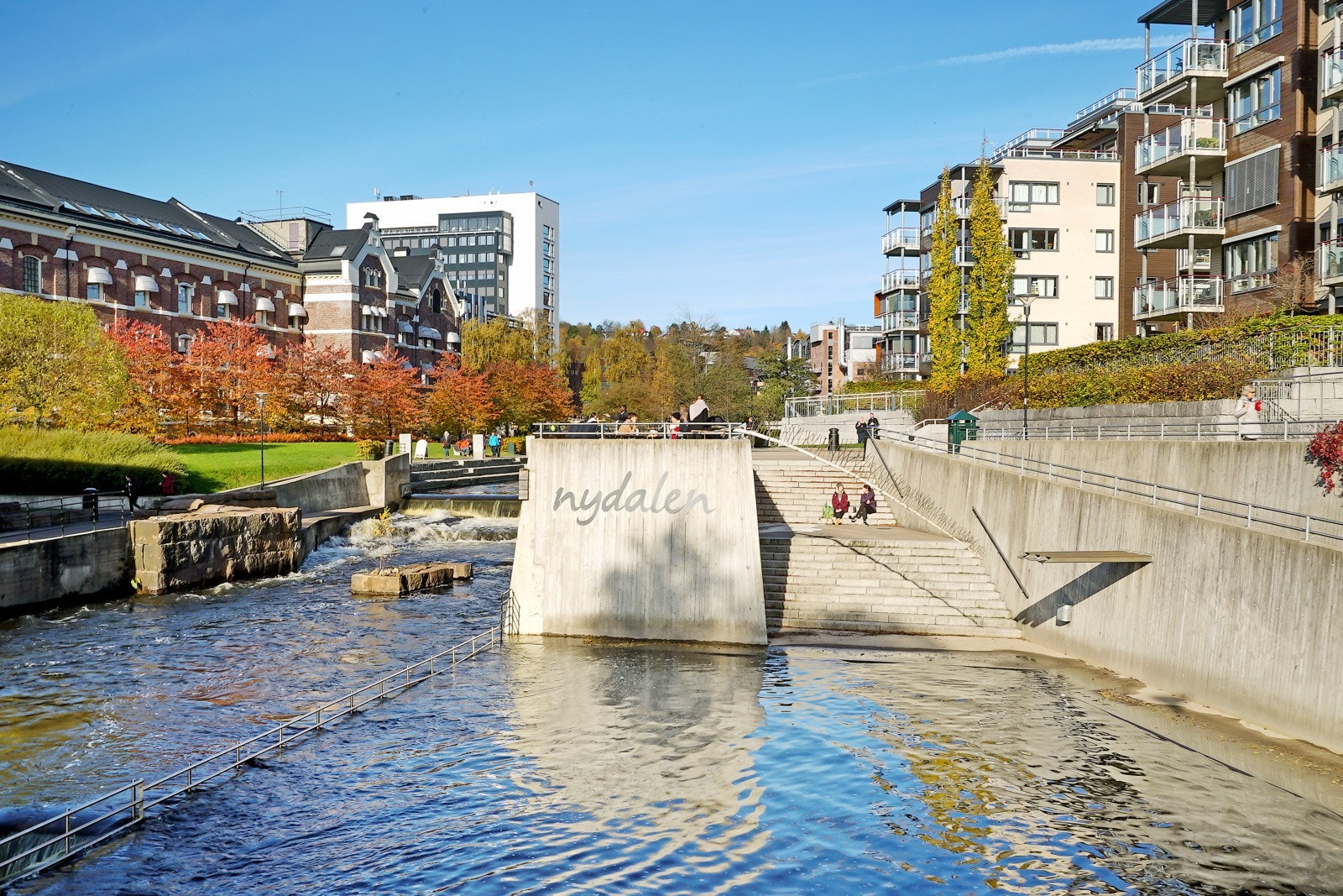 Akerselva tar deg helt til Nordmarka i Nord og Bjørvika i syd Galleribilde