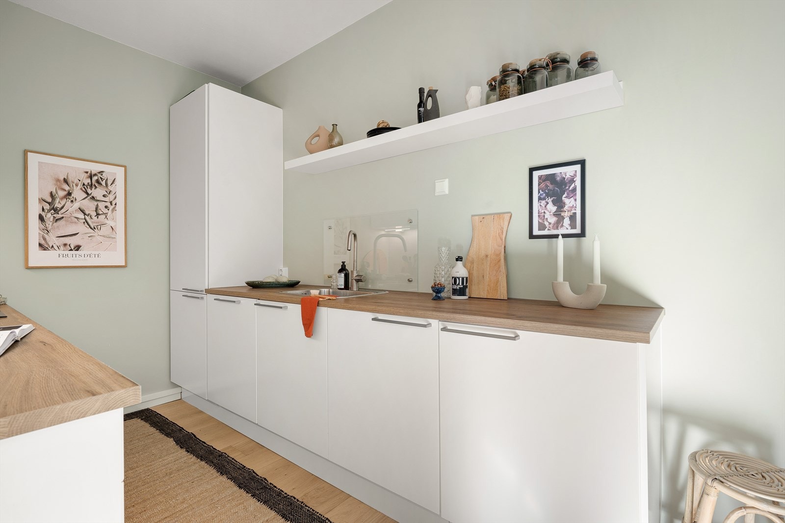 Her har du godt med skap- og benkeplass. Galleribilde