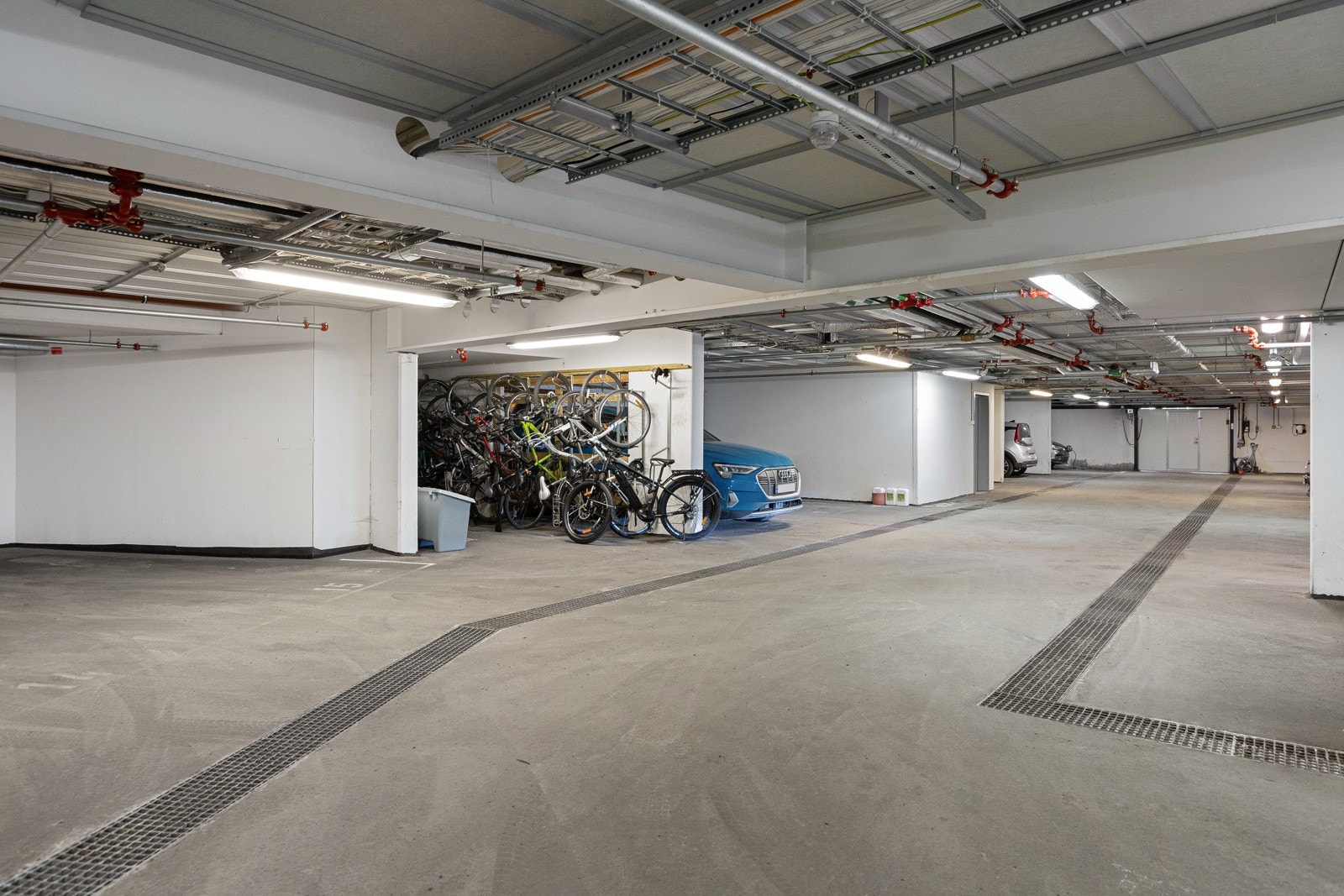 Selger eier også plass nr. 14, så her er det mulighet for å kjøpe ekstra plass mot tillegg på kr 400.000 + omk. Galleribilde