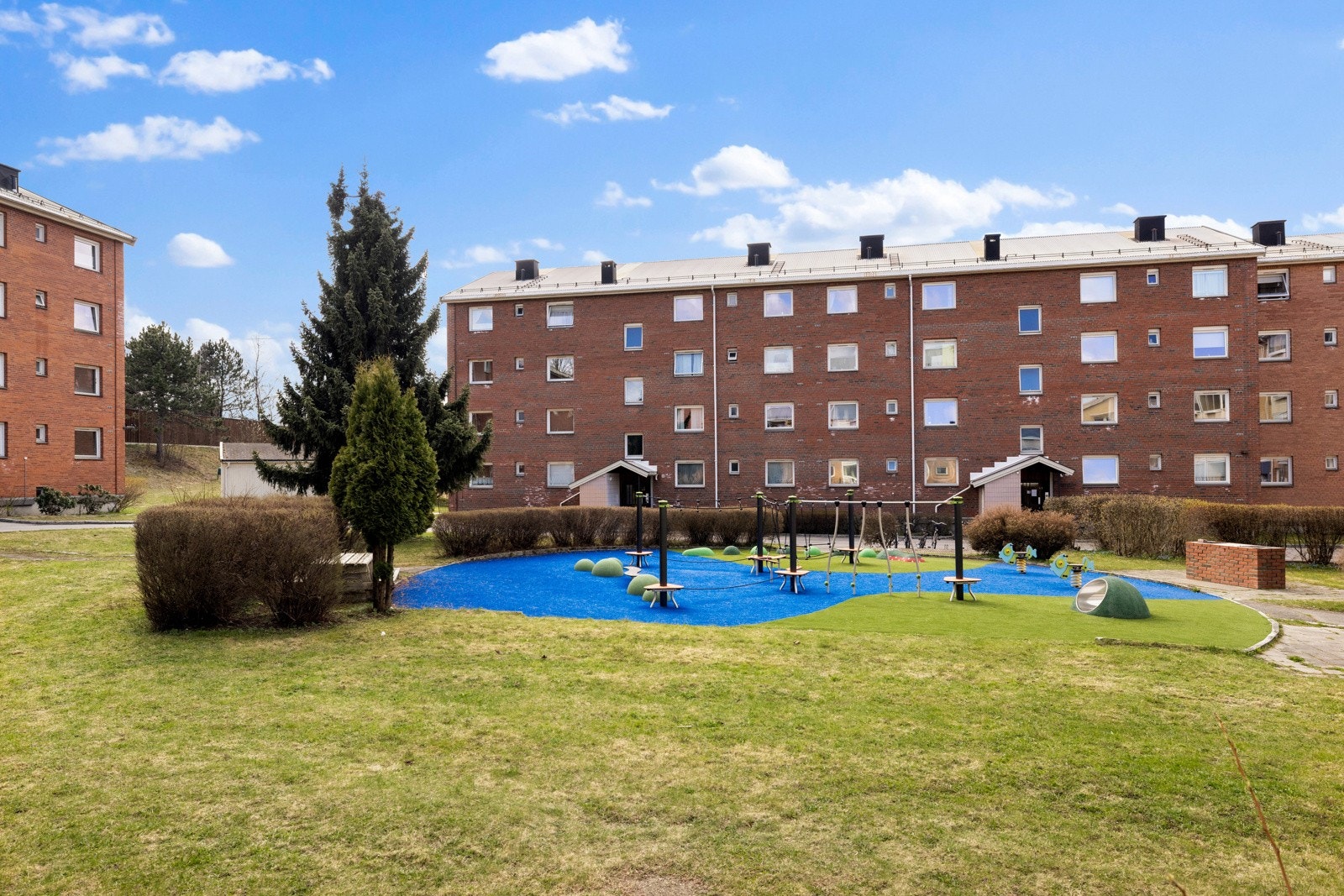 Borettslaget har flere lekeplasser for de små Galleribilde