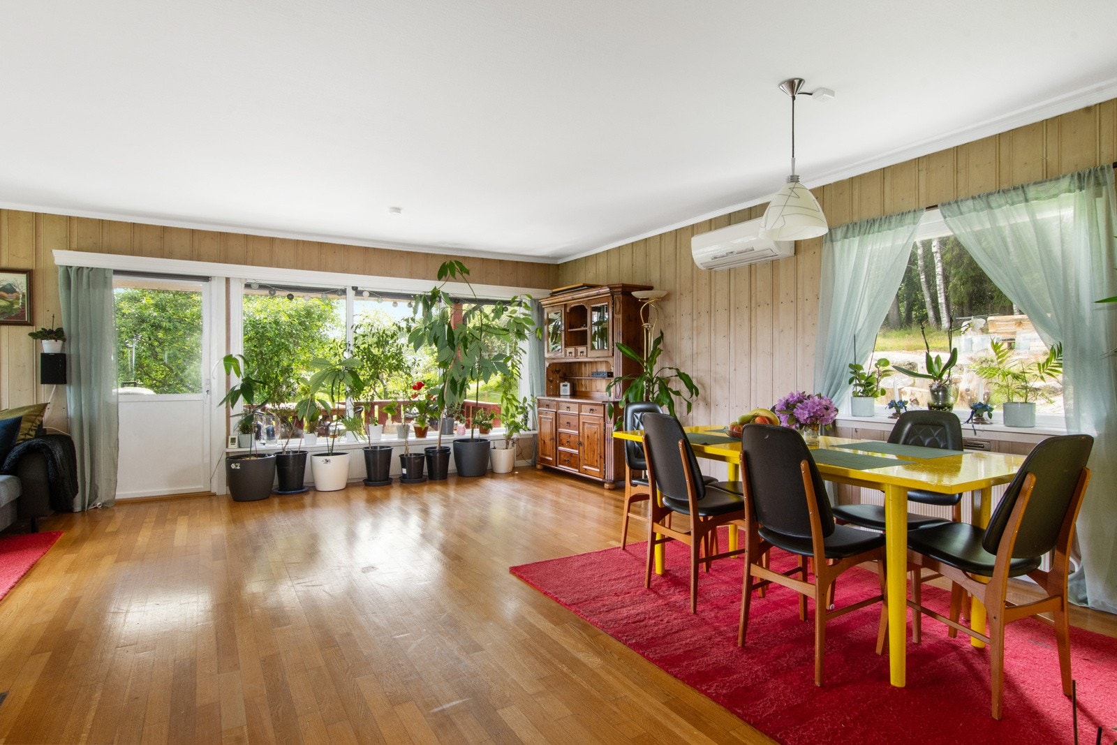 Fra stuen er det utgang til terrasse på 18 kvm Galleribilde