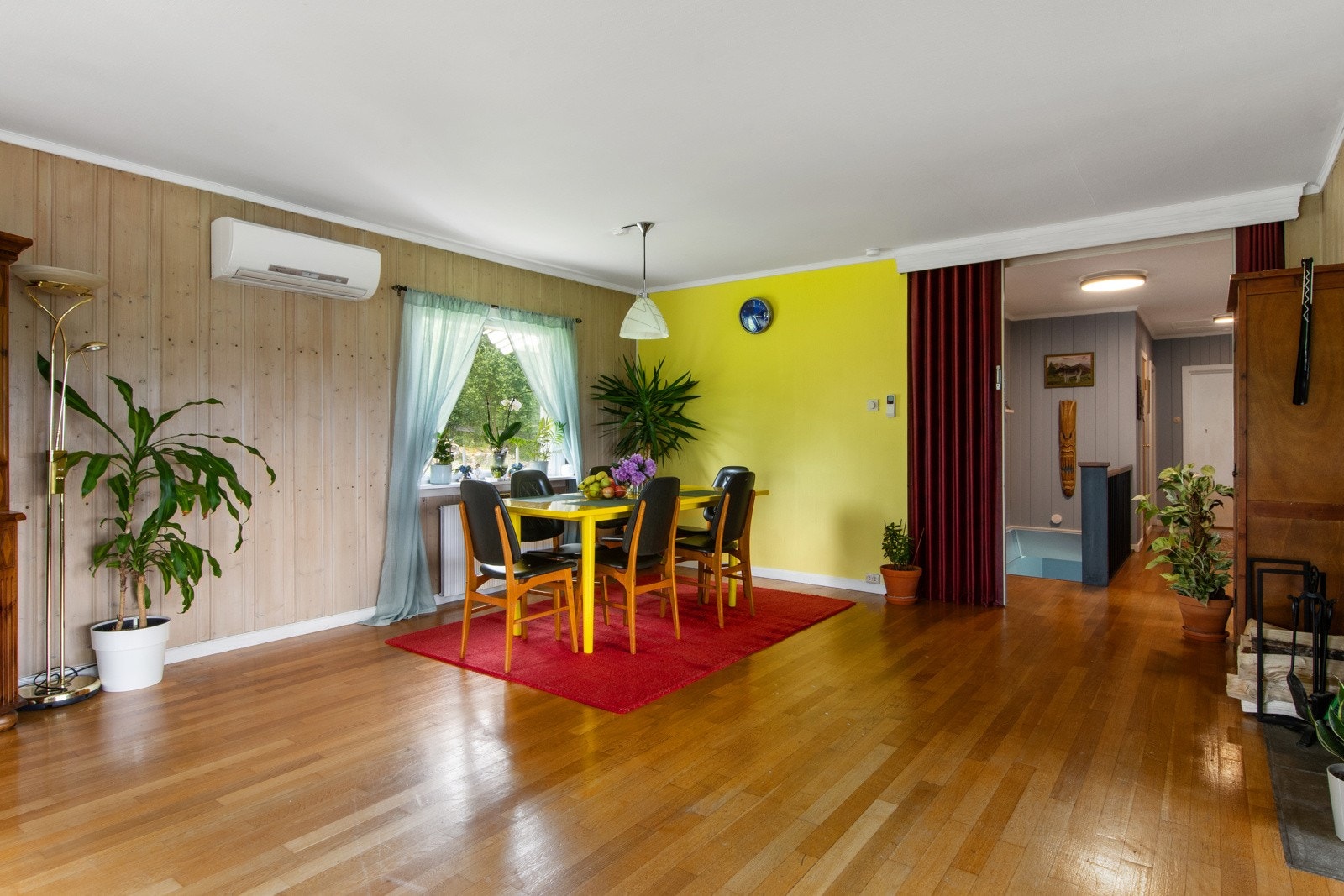 Det er varmepumpe i stuen Galleribilde