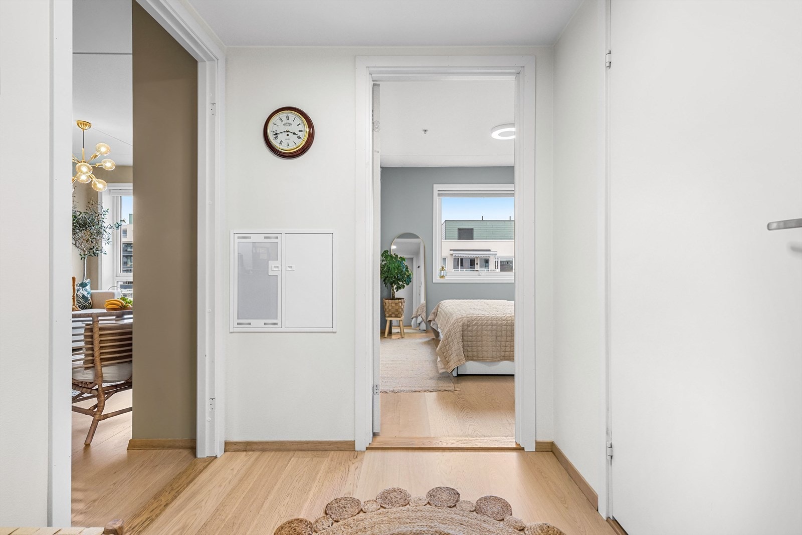 Herfra har man direkte adkomst til alle rommene i boligen. Galleribilde