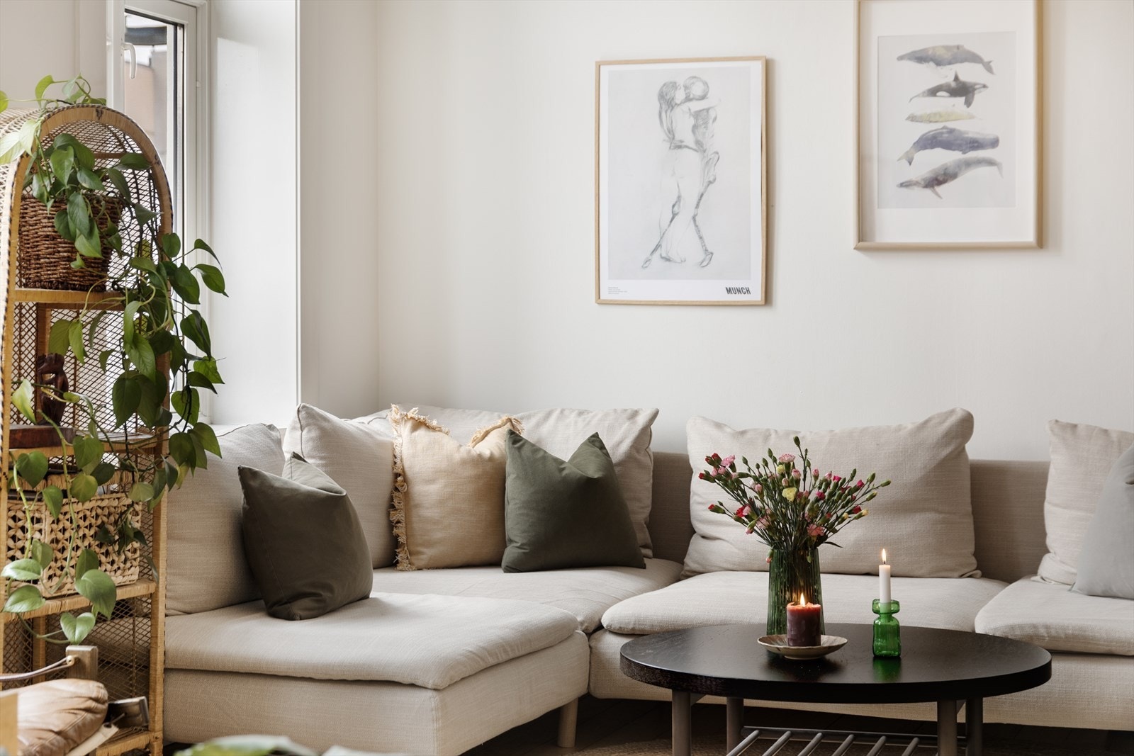 Selve romløsningen i stuen er god, og det er enkelt å møblere etter egne ønsker og behov. Galleribilde