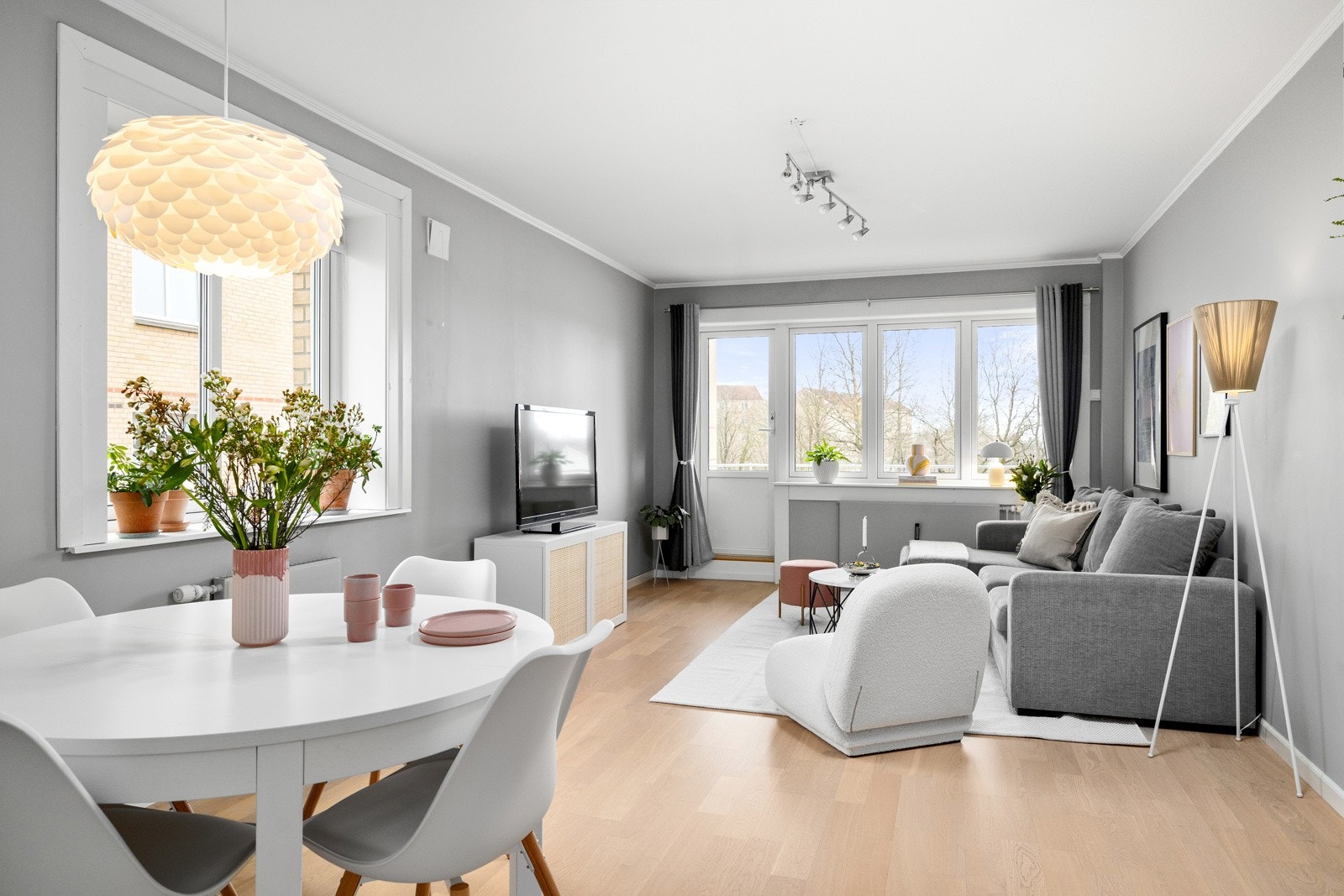 Velkommen til Kalbakkstubben 24 - Presentert av Steinar Hånes tlf. 95771033. Galleribilde