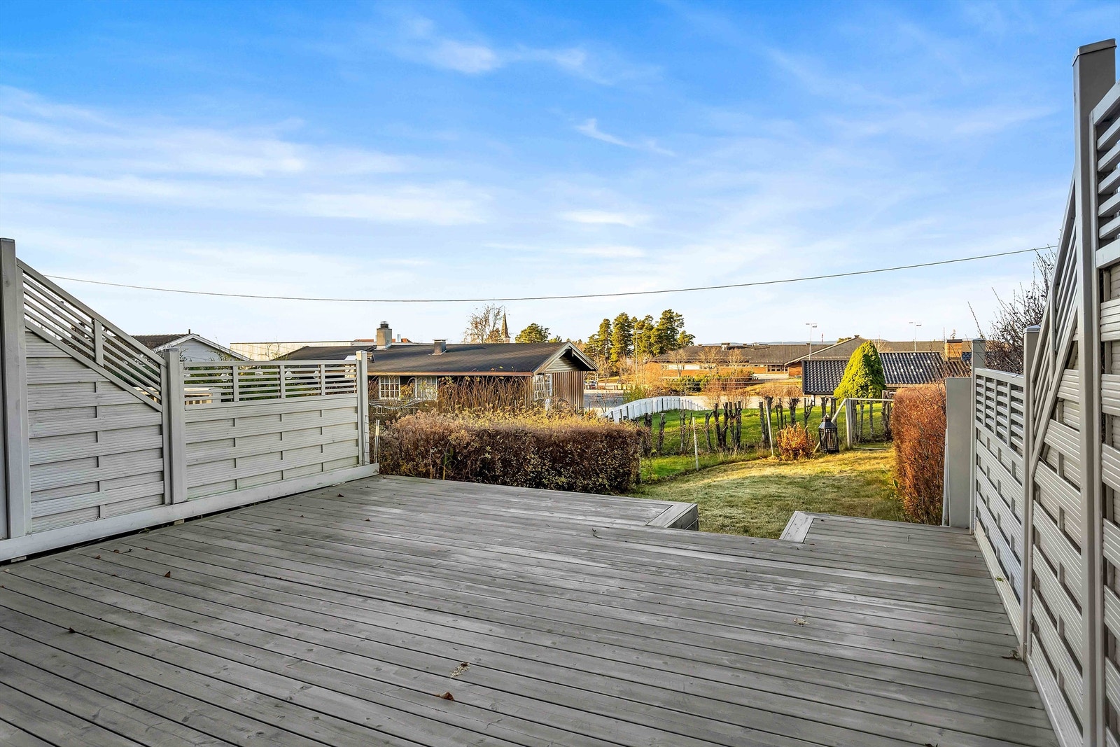 Dette er et koselig sted og en forlengelse av stuen på sommerhalvåret. Galleribilde