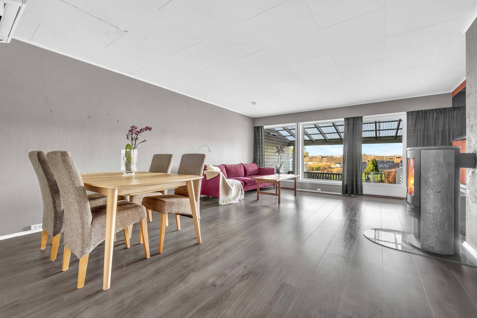 Gjennomgående fin standard, samt flotte lysforhold som gir en luftig atmosfære. Galleribilde