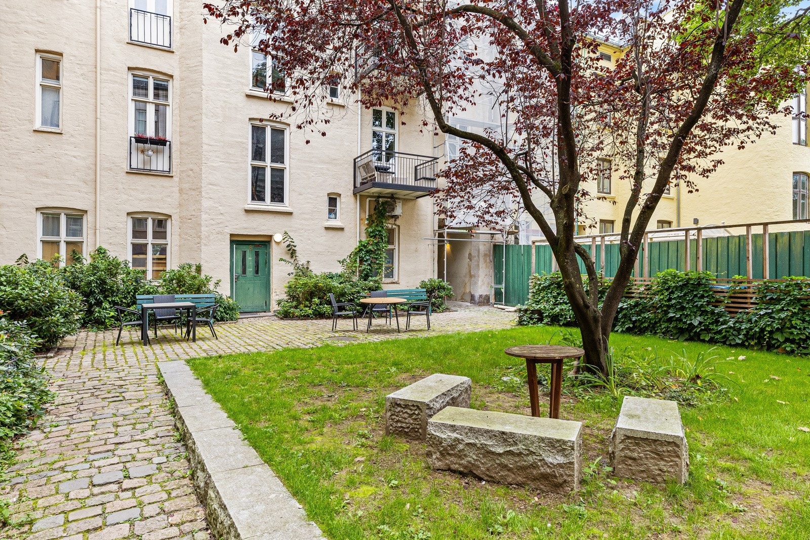 M38A_Bakgård_1 Galleribilde