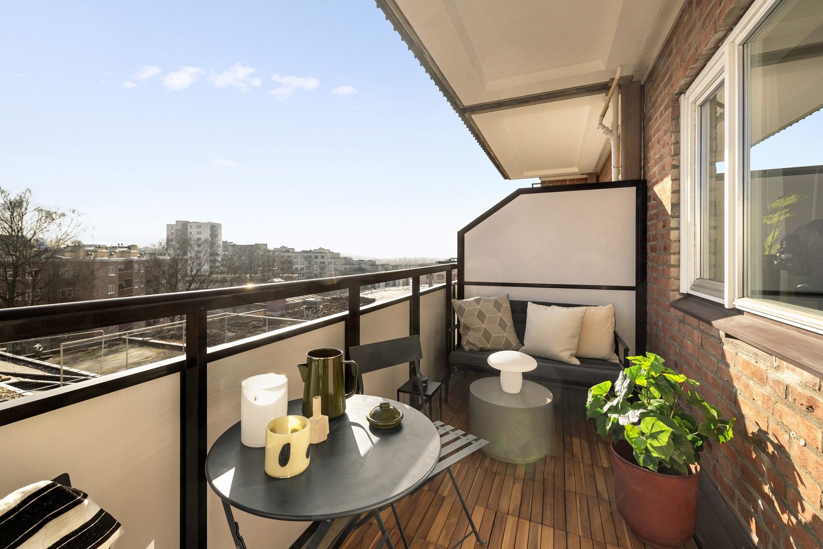 Her er det god plass til både utemøbler og grill. Nyt de lange sommerkveldene med venner og familie. Galleribilde