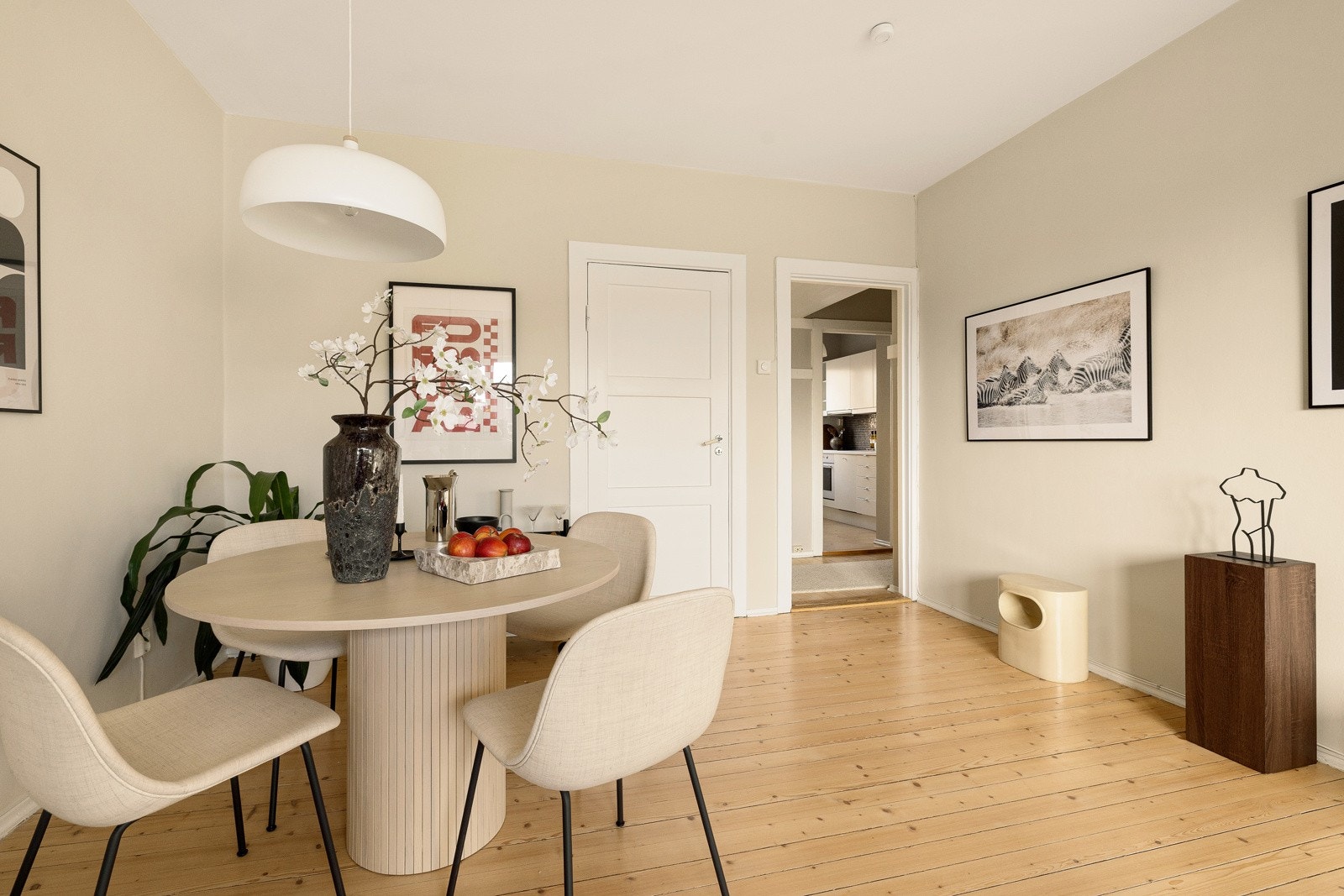 Her vil du trives! Galleribilde