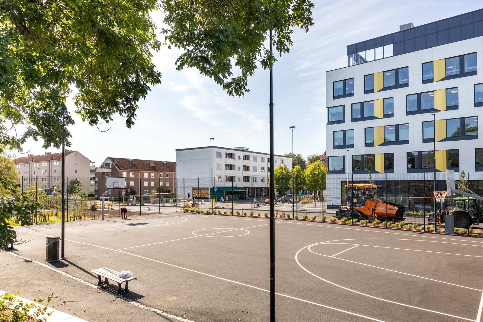 Deichman Lambertseter. Et bibliotek hvor du kan lese, snakke, spille eller jobbe. Galleribilde