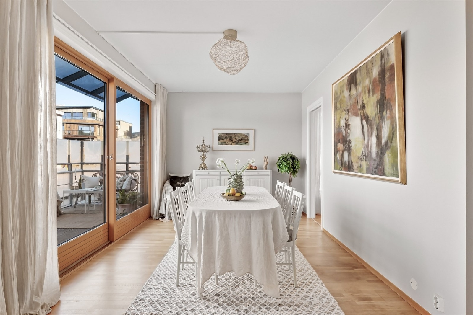 Her er det lett å invitere familie og venner til hyggelige kvelder Galleribilde