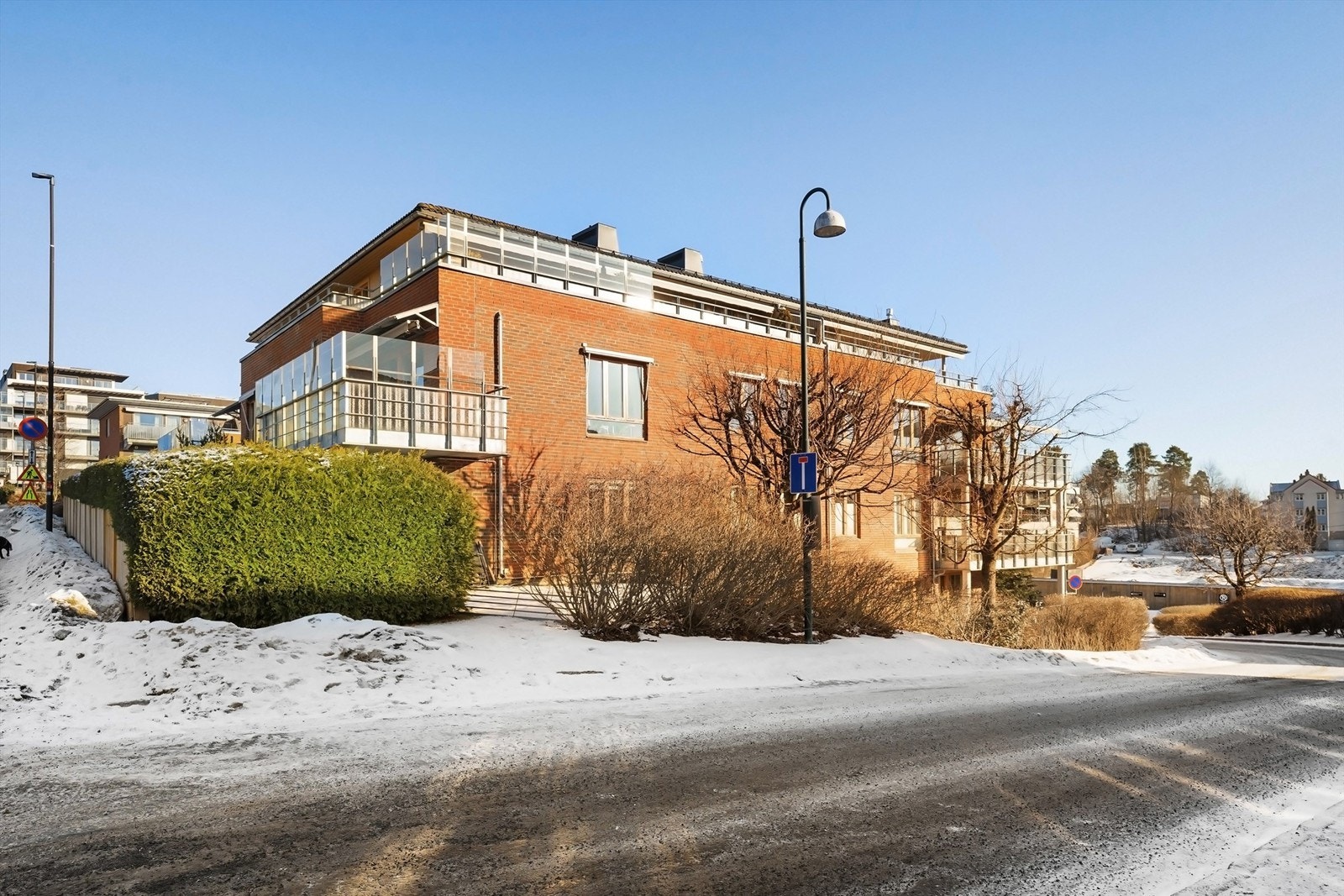 Leiligheten passer folk i alle aldre, og har trappefri adkomst via heis fra både bakkeplan og garasjen Galleribilde