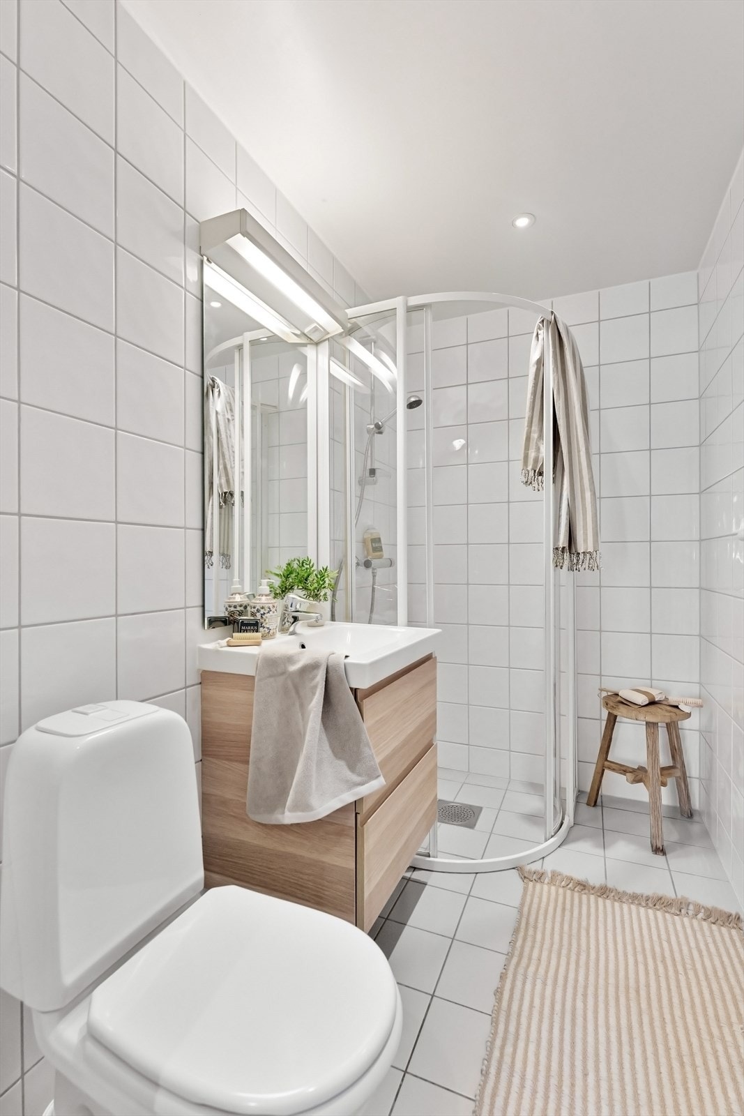 Baderom nr. 2 har også downlights og gulvvarme Galleribilde