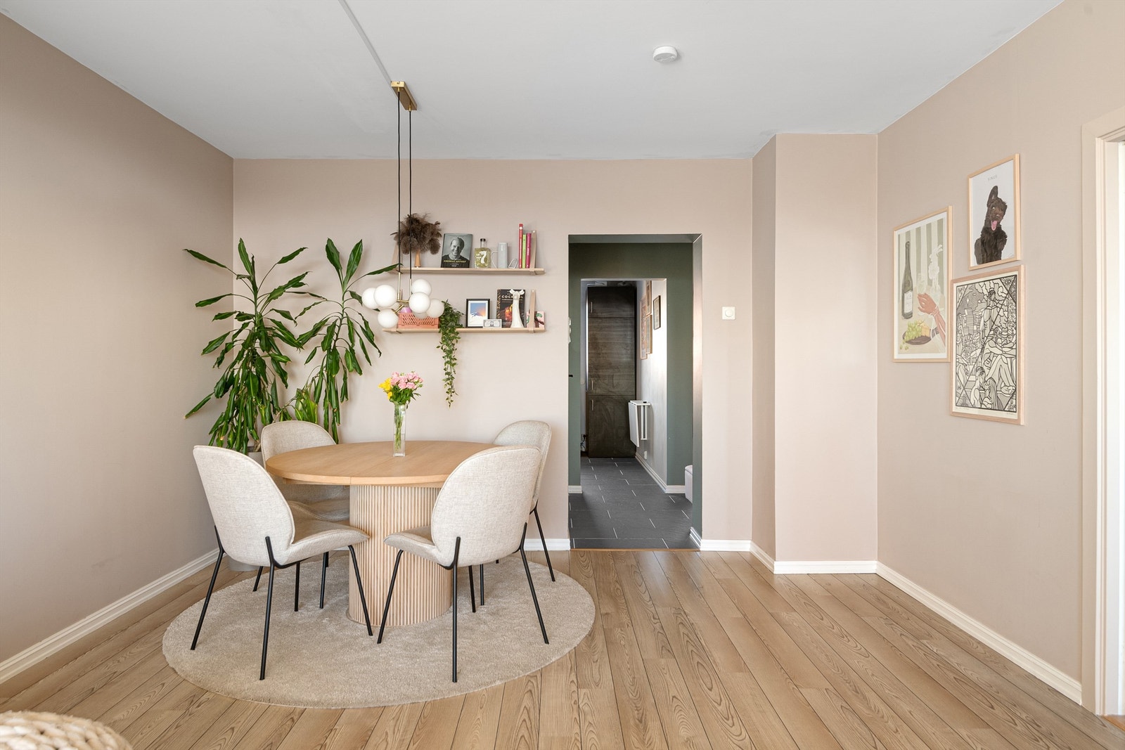 Her er det god spiseplass. Galleribilde