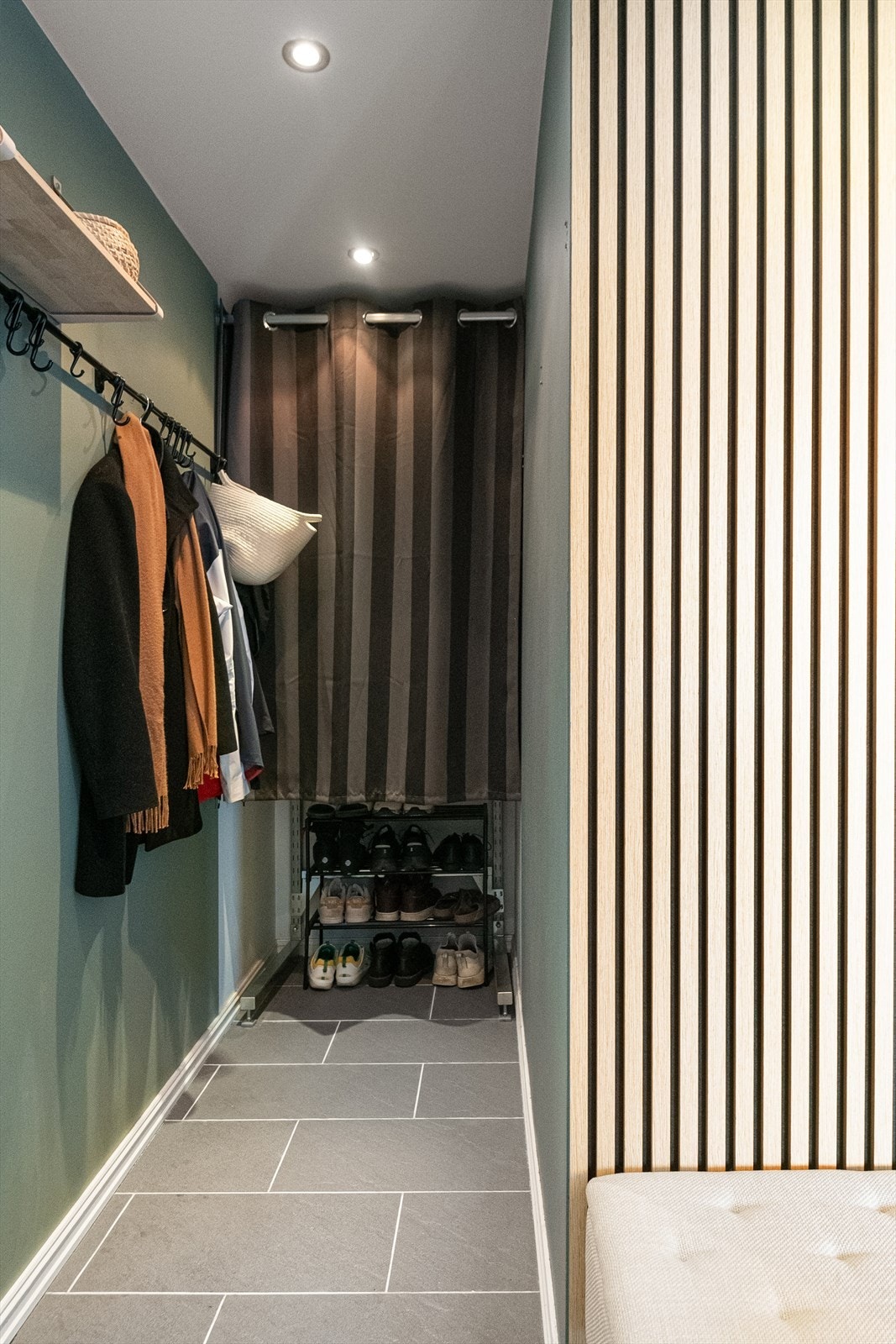 God oppbevaringsplass i gangen Galleribilde