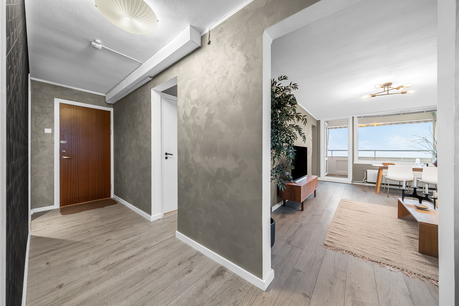 En romslig gang Galleribilde