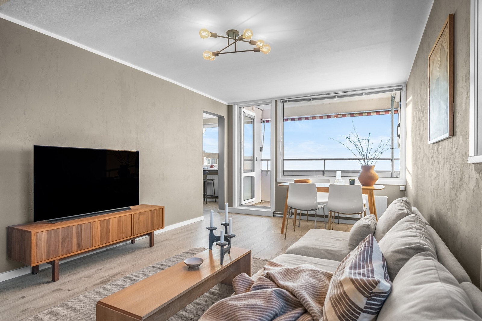 Godt med plass til flere møbleringssoner Galleribilde