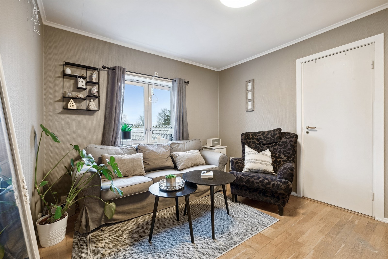 Stue i 2 etg med inngang til bod/walk in. Galleribilde