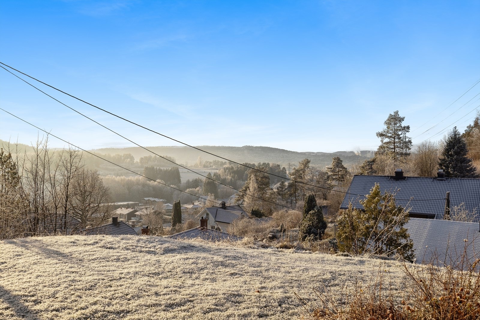 Tomten har meget god beliggenhet i boligfeltet. Galleribilde