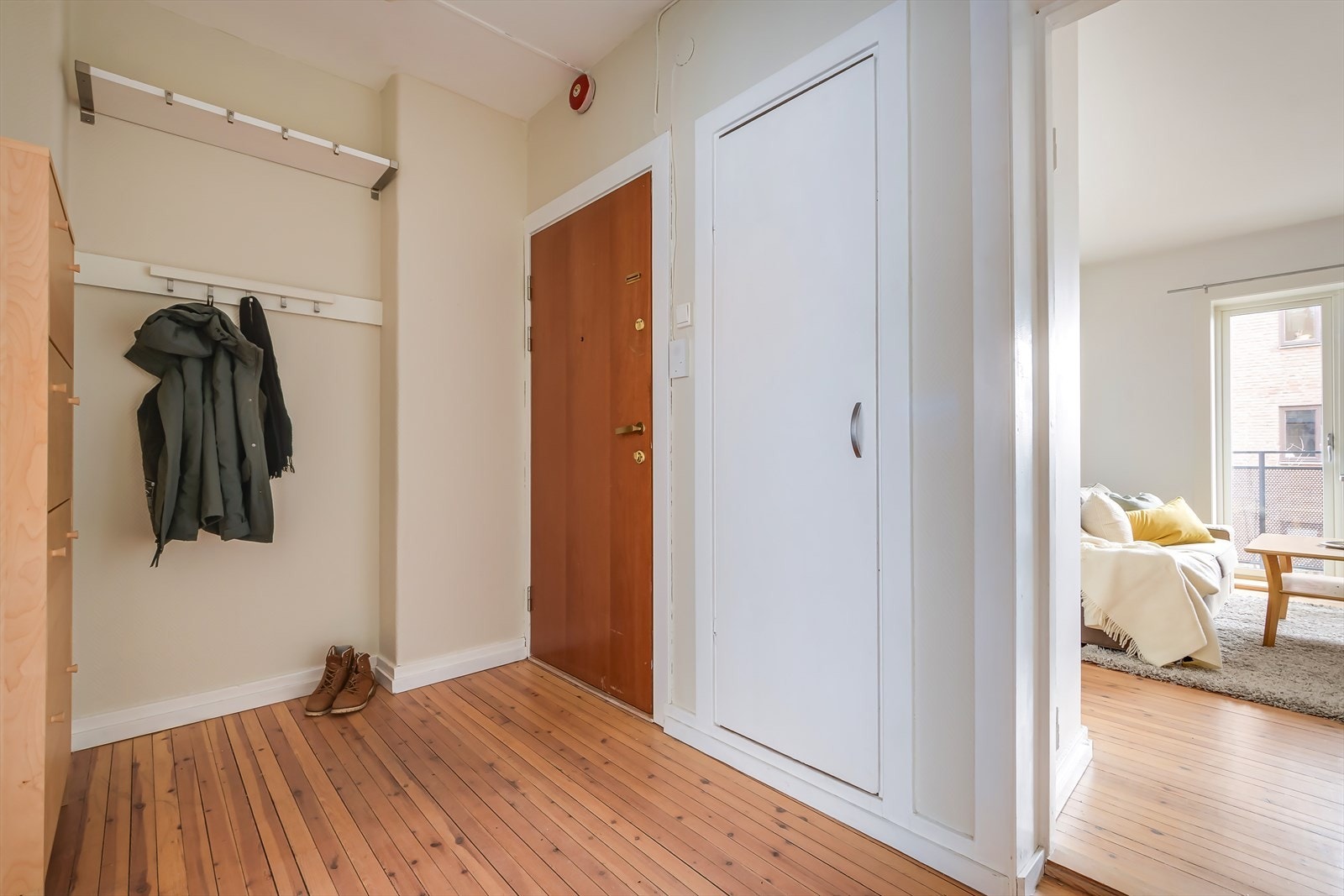 Leiligheten disponerer en lofts- og en kjellerbod for ekstra lagringsplass. Galleribilde