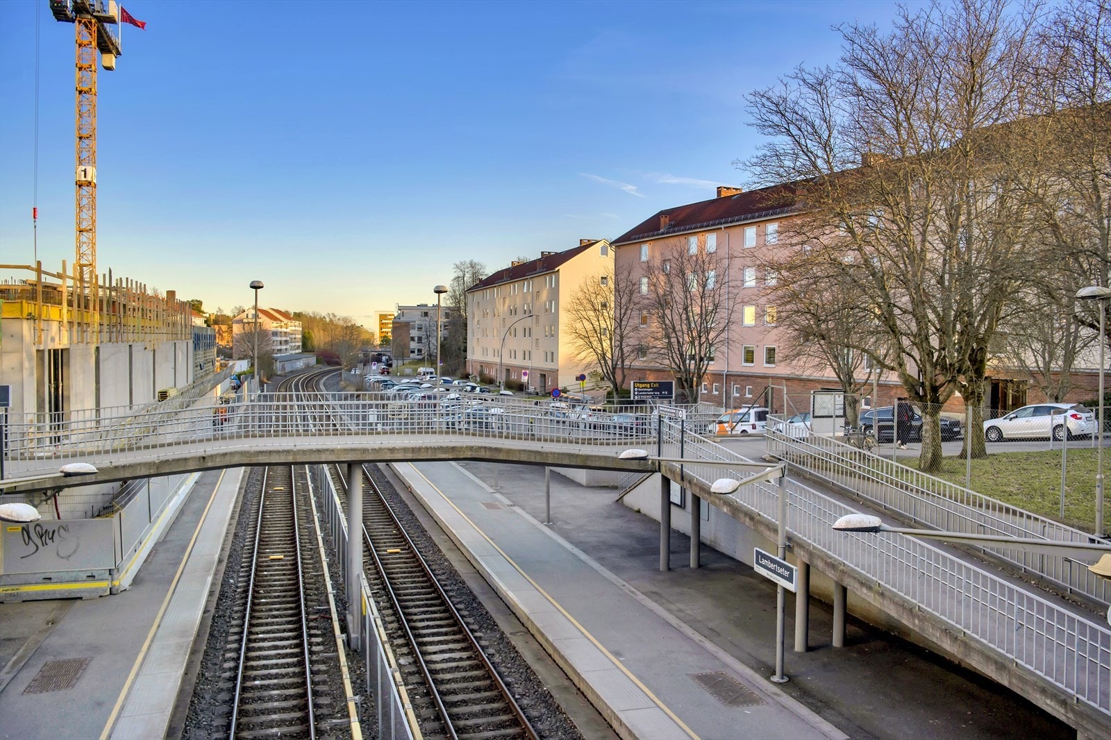 Umiddelbar nærhet til buss og t-bane på Lambertseter Galleribilde