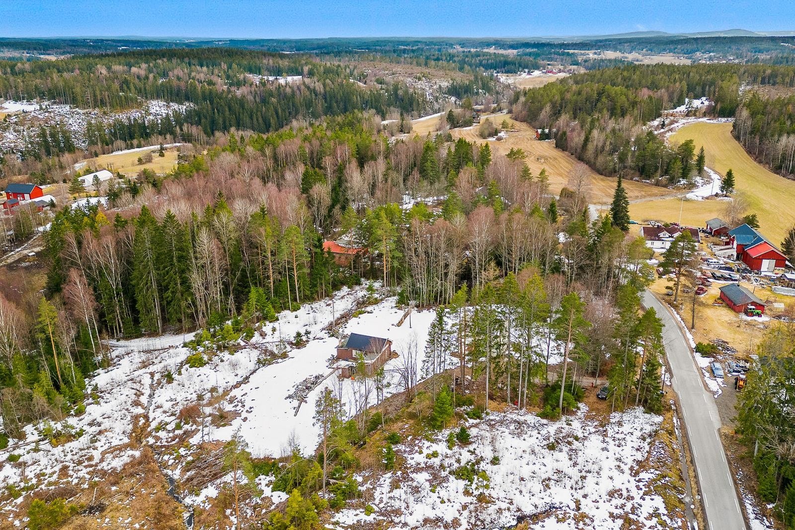 Velkommen til Branstadveien 247 i Vestby. Stor tomt med usjenert beliggenhet. Galleribilde