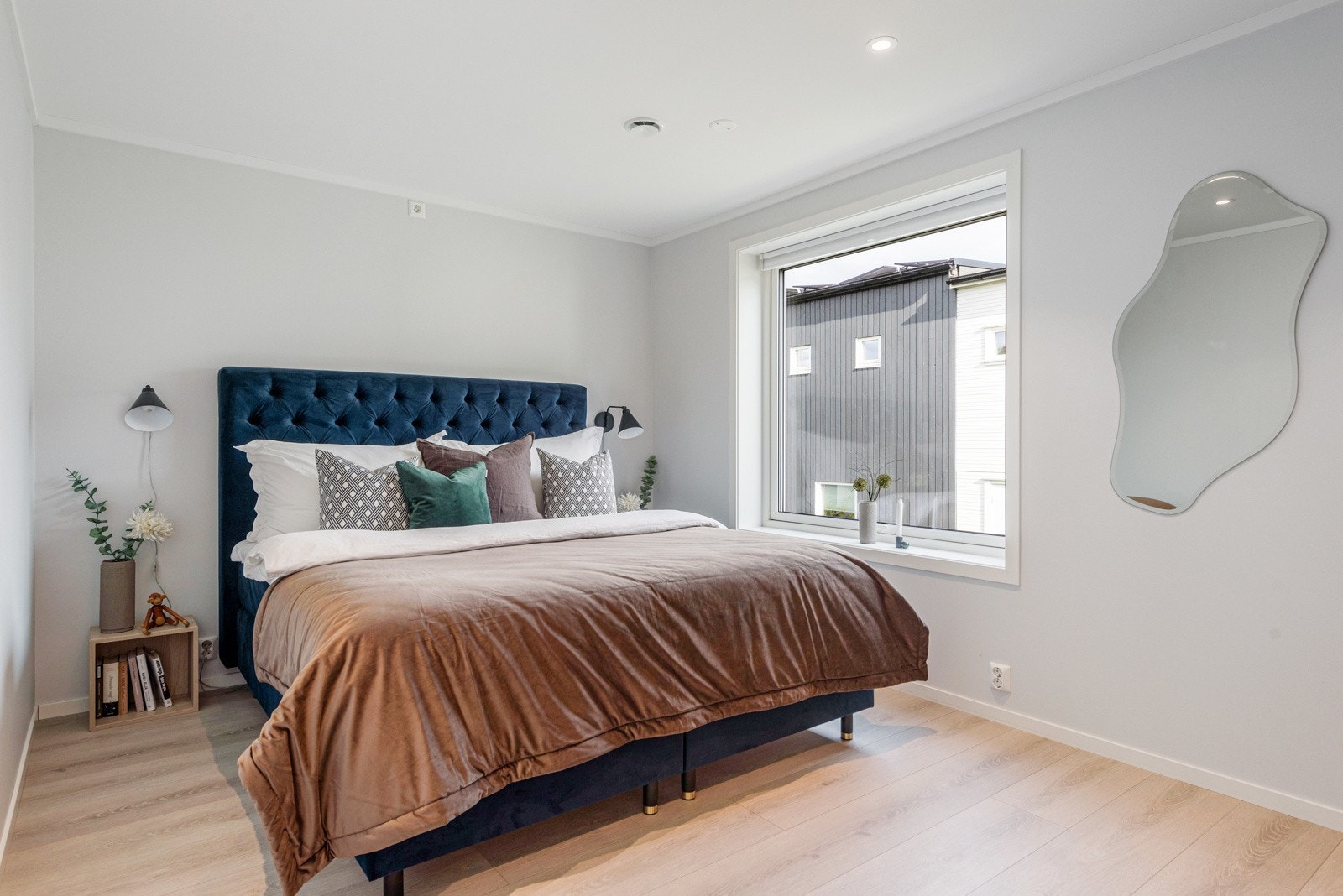 Stort masterbedroom i 2. etg.... Galleribilde