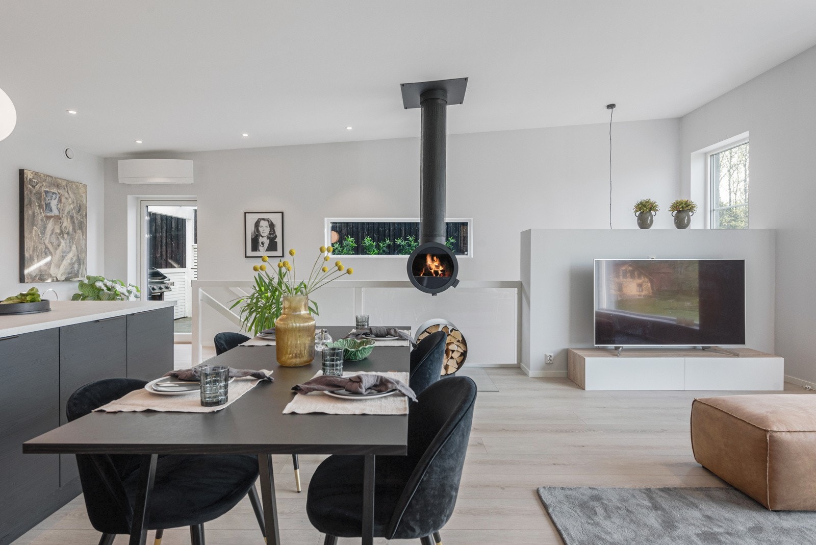 Stilig ildsted til både glede og nytte Galleribilde
