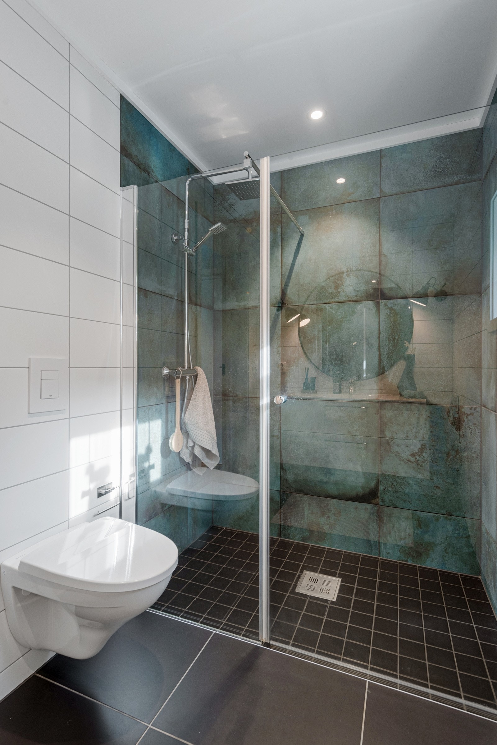 Stilige og moderne fliser med SPA feeling Galleribilde