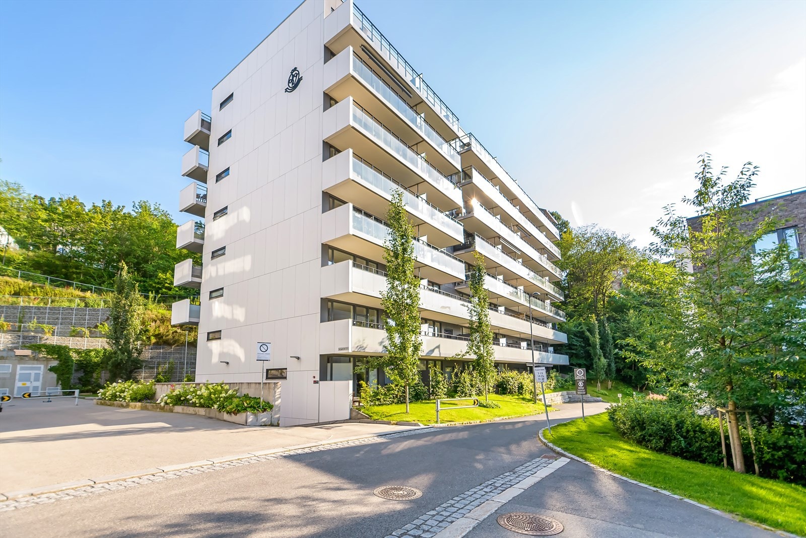 Velkommen til Ingeniørveien 14 - en perfekt leilighet for deg som vil bo i rolige og grønne omgivelser med kort vei til byens fasiliteter. Galleribilde