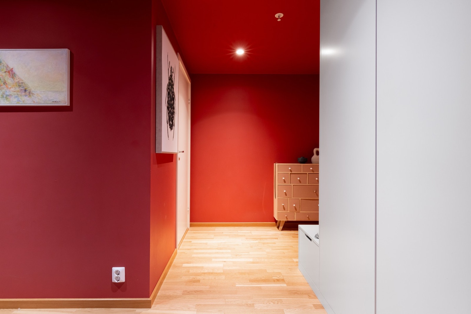 Med leiligheten følger det en kjellerbod på 5 m² og felles sykkelparkering. Galleribilde