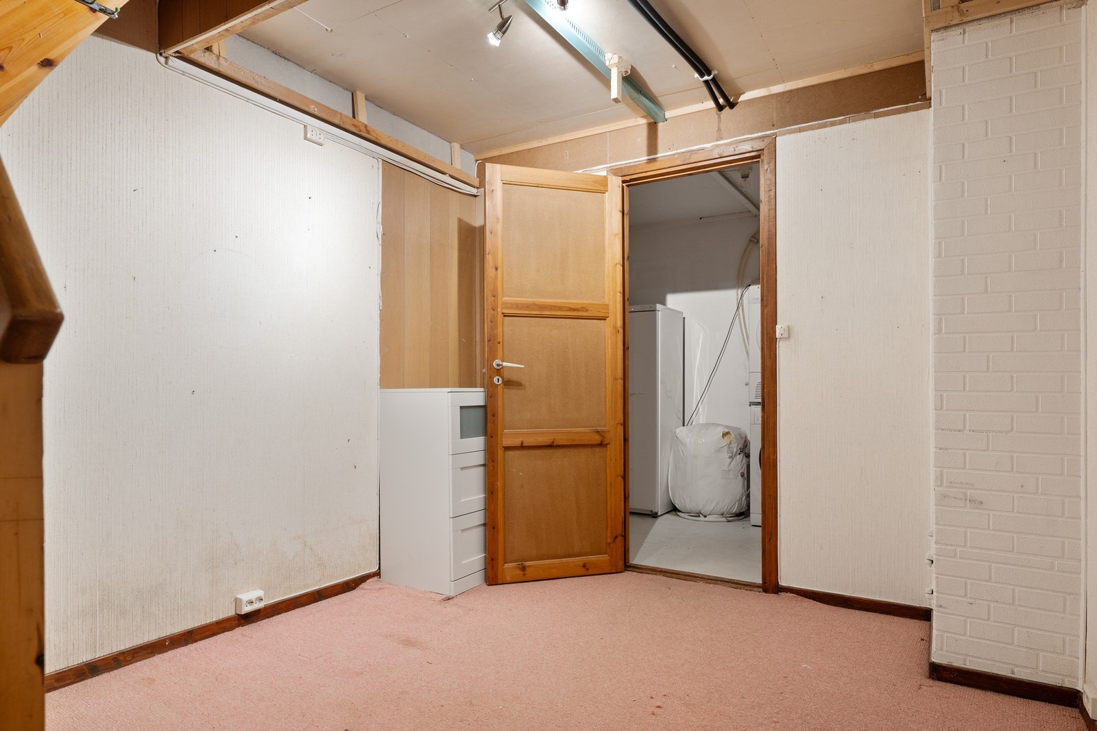 Kjellerrom med god plass for ytterligere oppbevaring. Galleribilde