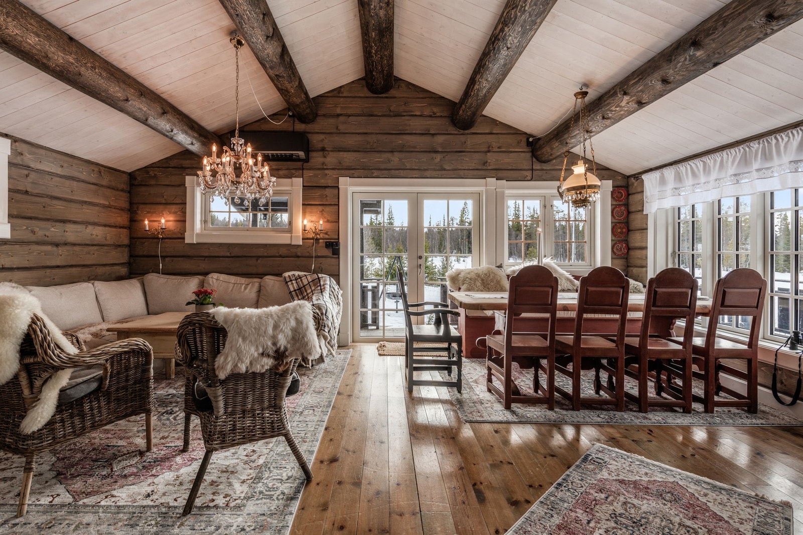 Drager langs taket. Galleribilde