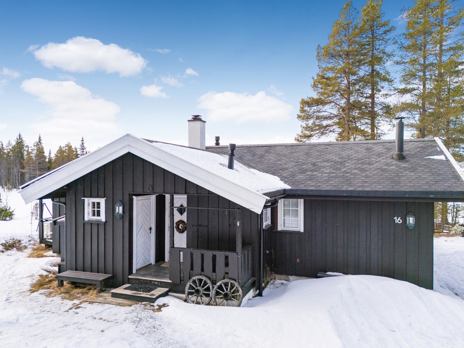 En hytte med arealefektiv planløsning. Bilder tatt av fotograf Terje Bjørnsen. Galleribilde