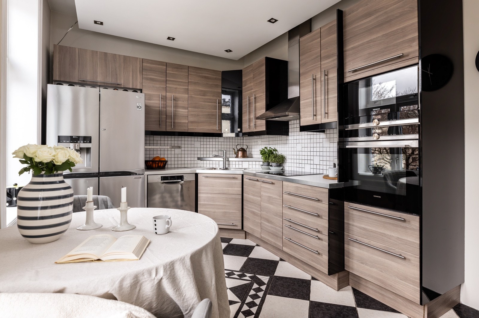 Det lekre og praktiske kjøkkenet er levert av IKEA. Galleribilde