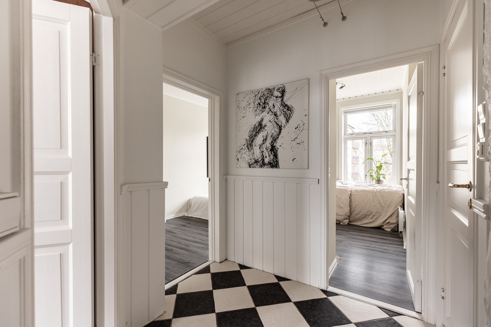 Boligen er holdt i lyse farger og har en nydelig atmosfære. Galleribilde