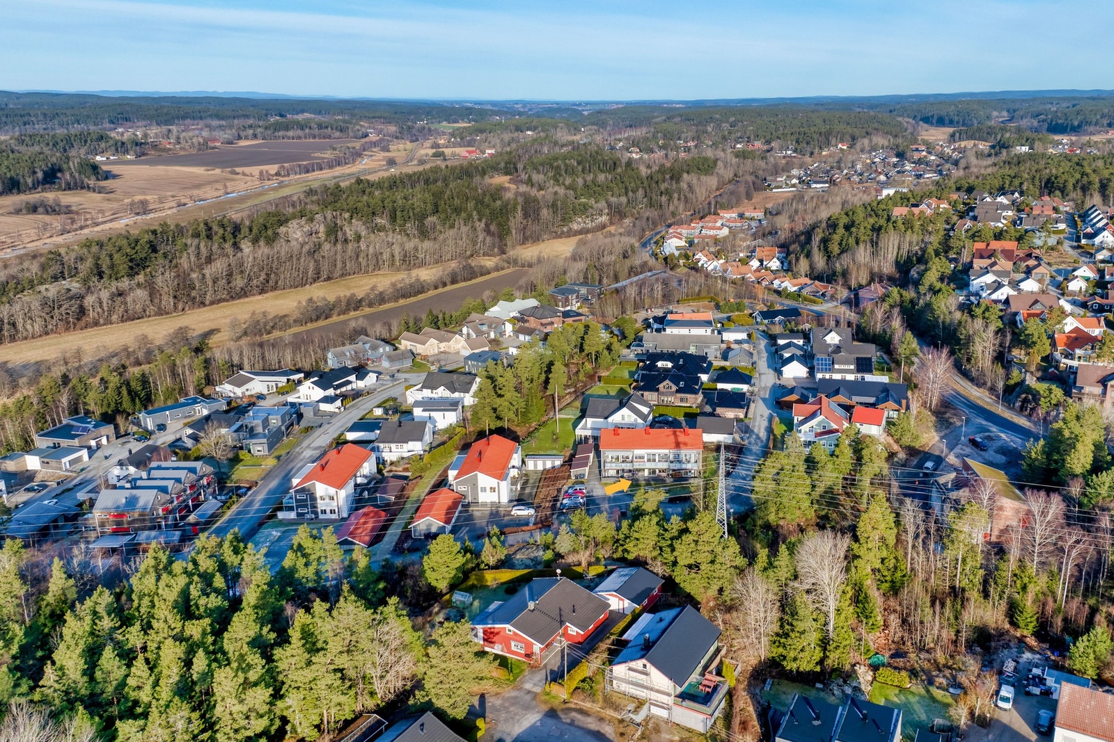 Fredrikstadmarka ligger like ved, med lysløype og oppkjørte skiløyper på vinterstid. Galleribilde