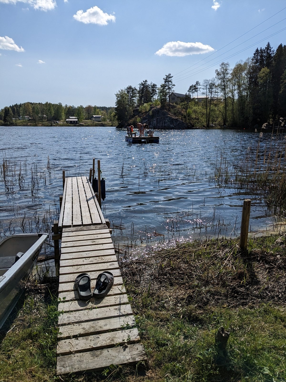 " Sommerparadis " med bading, båtliv og fiske. Selgers private bilde. Galleribilde