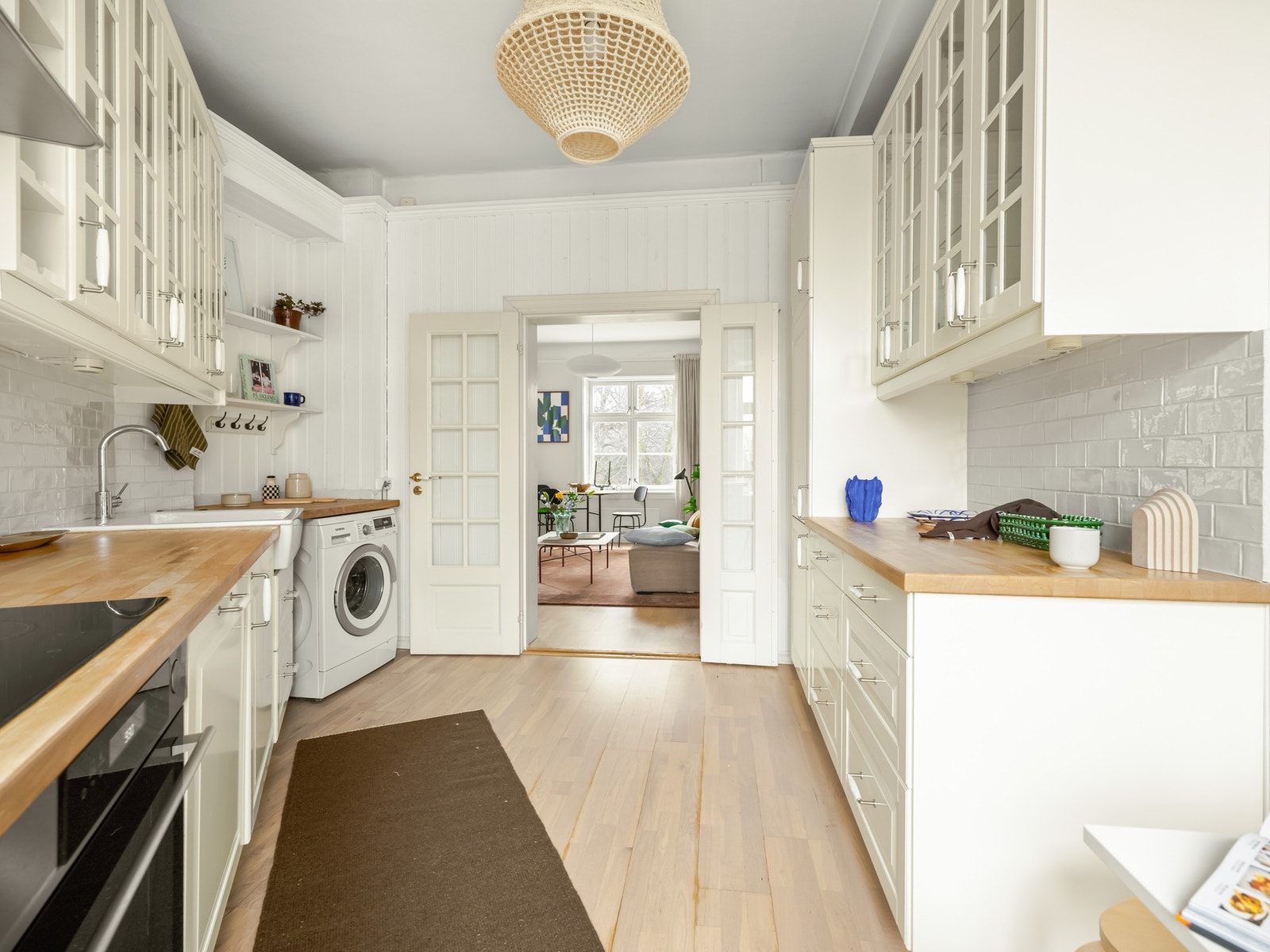 Det er også plass og opplegg for vaskemaskin på kjøkkenet. Galleribilde