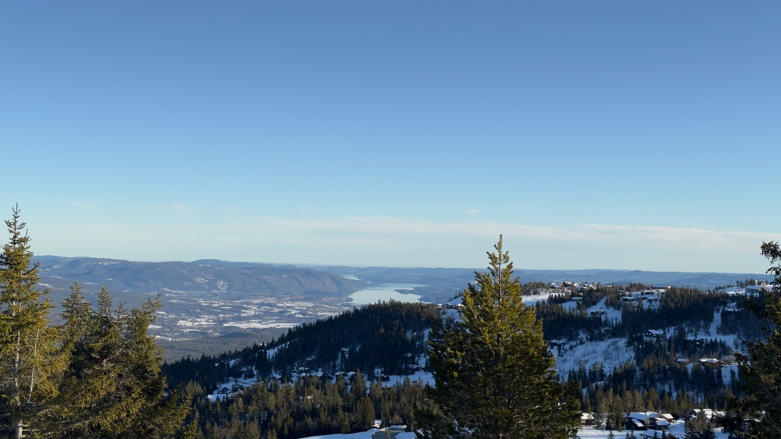 Utsikt fra tomta. Galleribilde