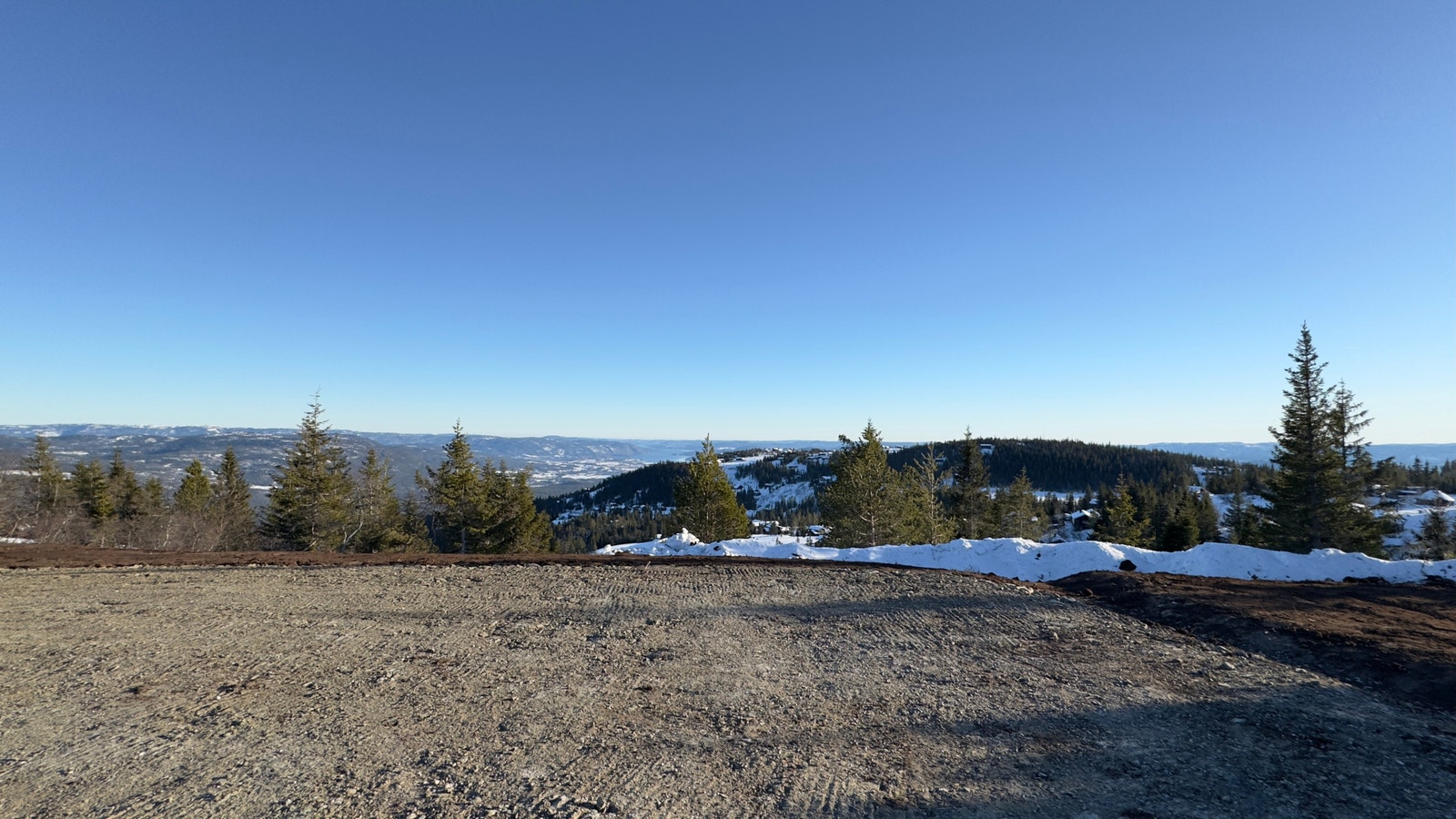 Utsikt fra tomta. Galleribilde