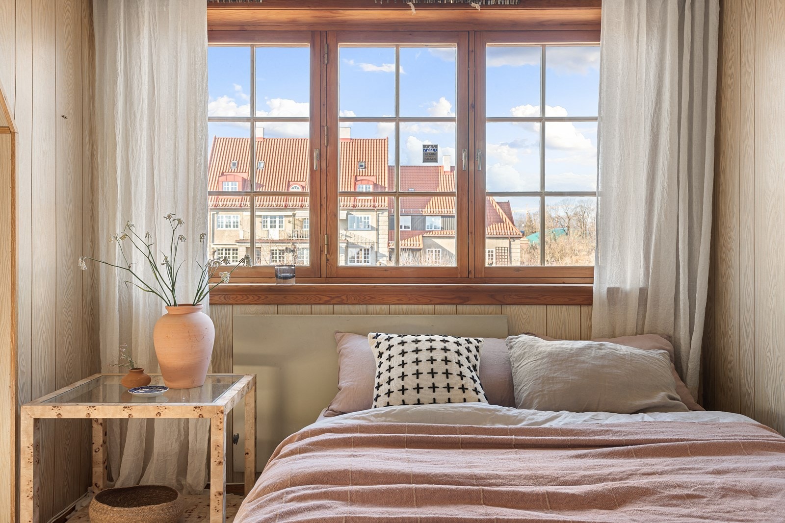 Herlig utsyn til nabolagets vakre bebyggelse. Galleribilde