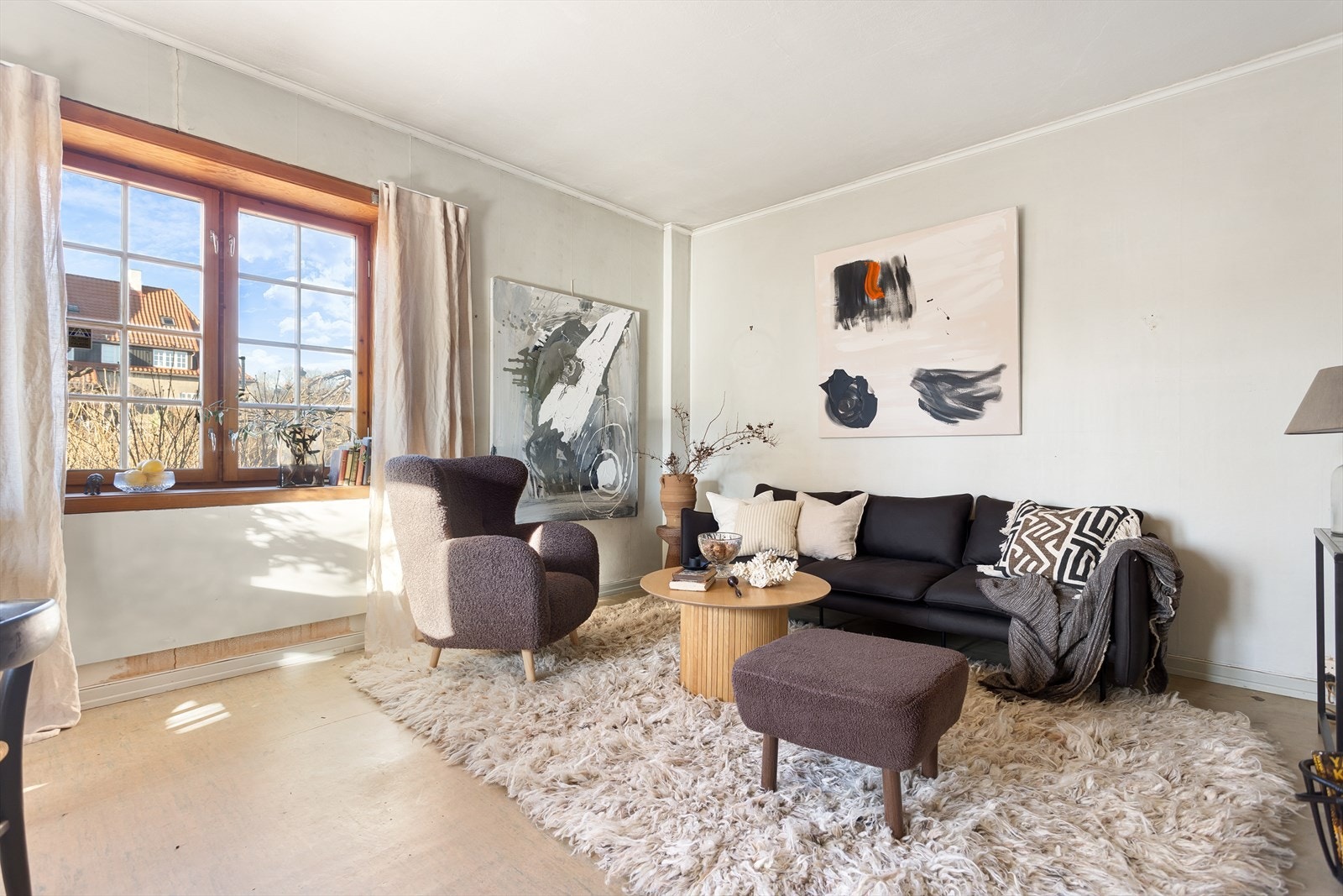 Takhøyden i stuen er på 2,7 meter. Galleribilde