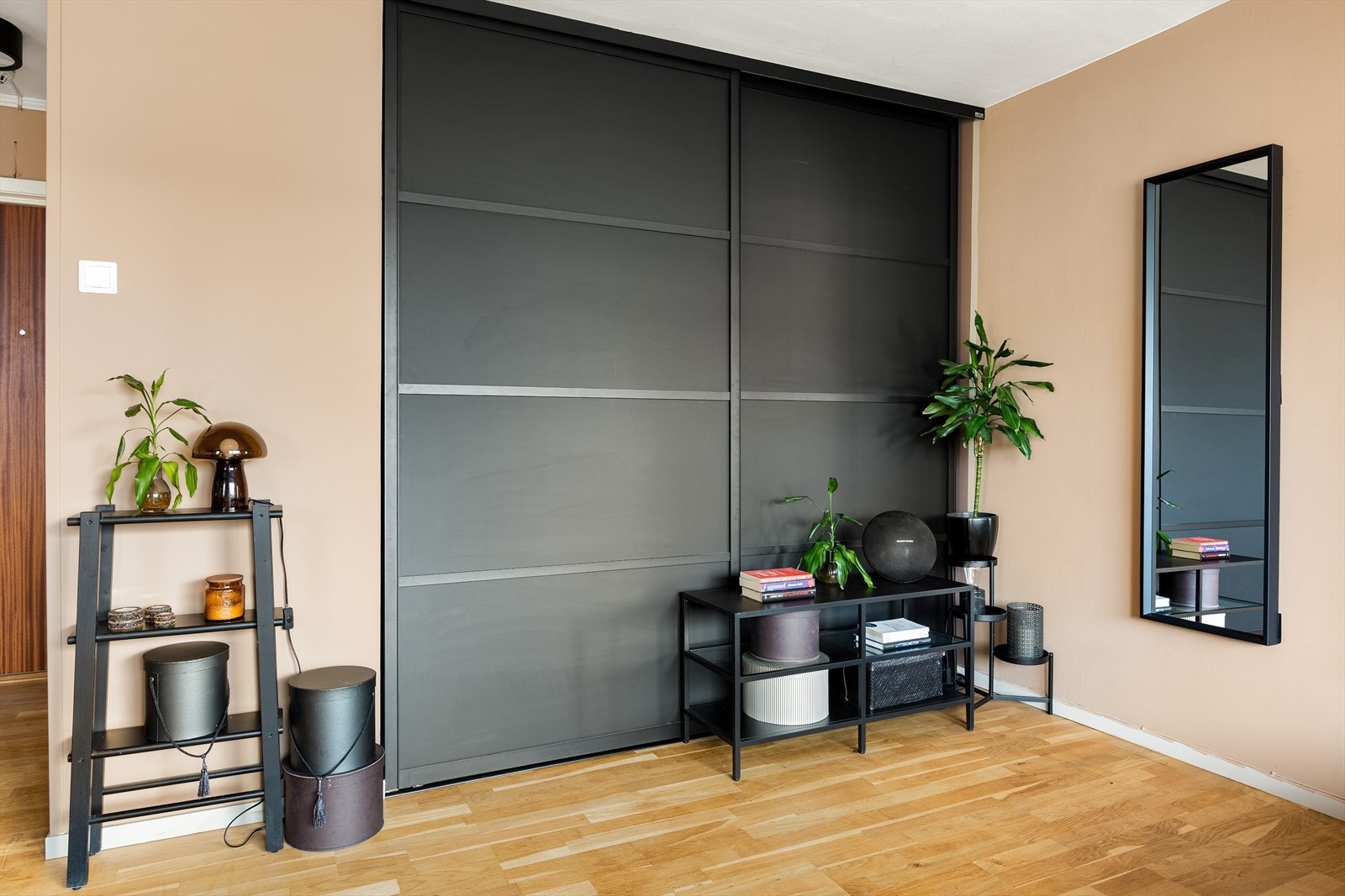 Leiligheten har en praktisk alkoveløsning. Galleribilde