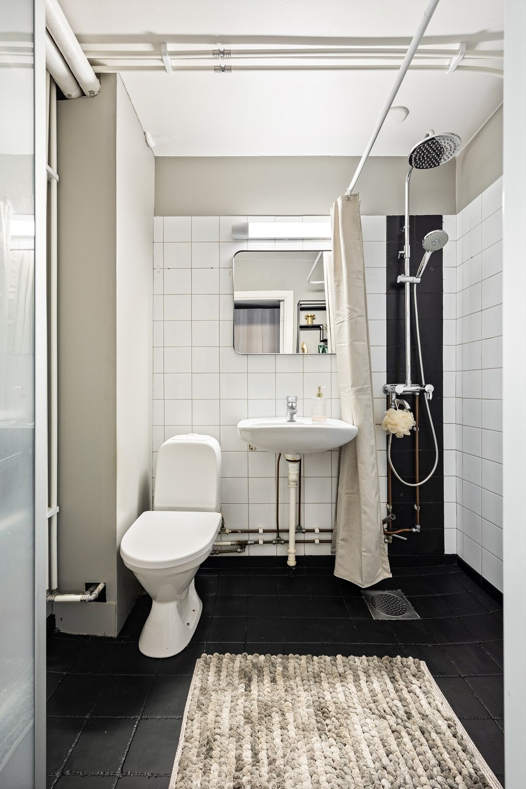 Baderom med varme i gulvet. Galleribilde