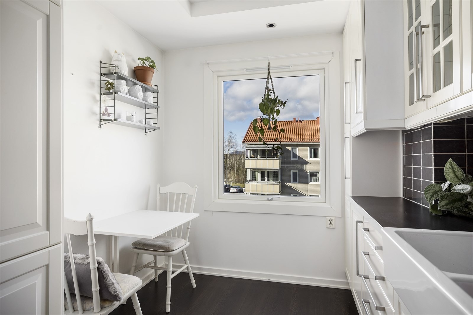 Plass til liten hyggelig sitteplass på kjøkkenet Galleribilde